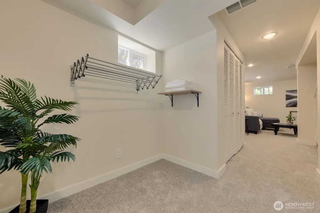 4006 32nd Avenue W Seattle WA 98199