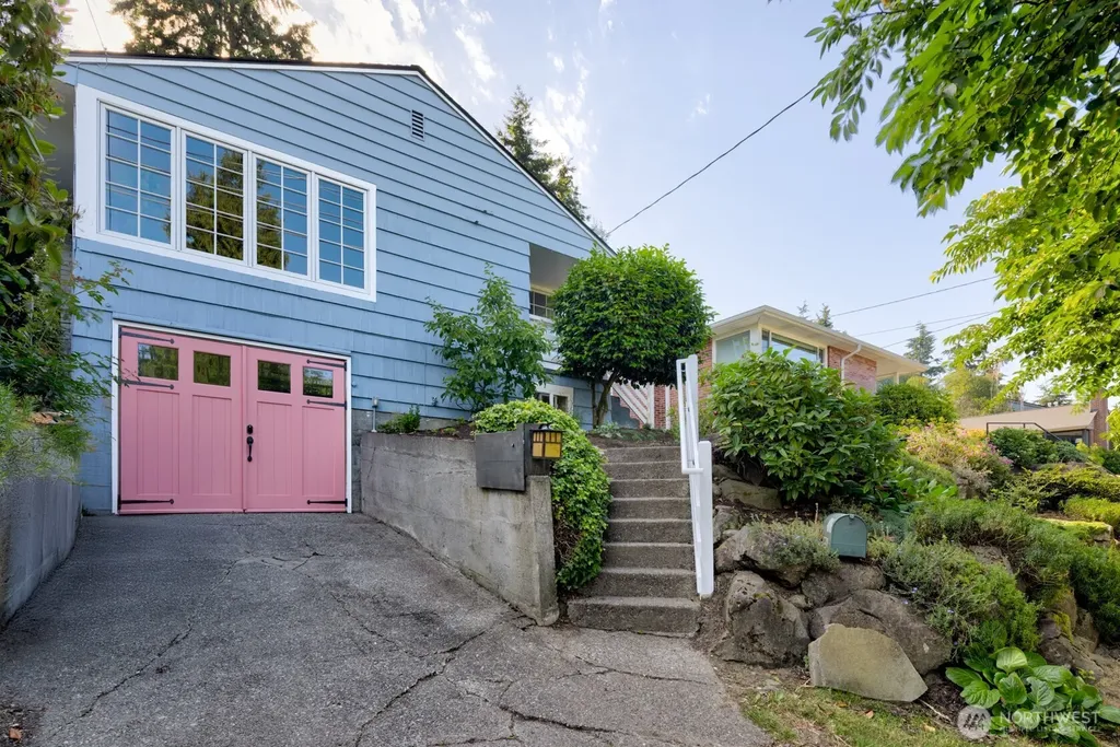 4006 32nd Avenue W Seattle WA 98199