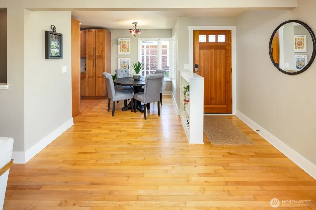 4006 32nd Avenue W Seattle WA 98199