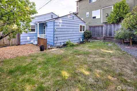 4006 32nd Avenue W Seattle WA 98199