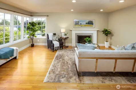 4006 32nd Avenue W Seattle WA 98199