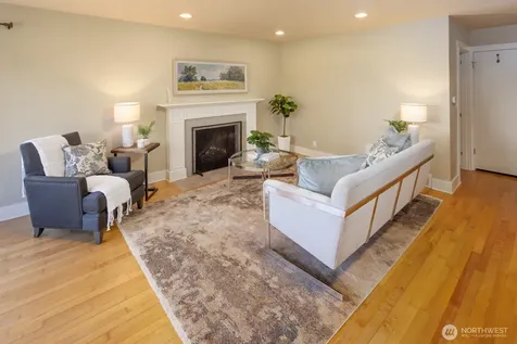 4006 32nd Avenue W Seattle WA 98199