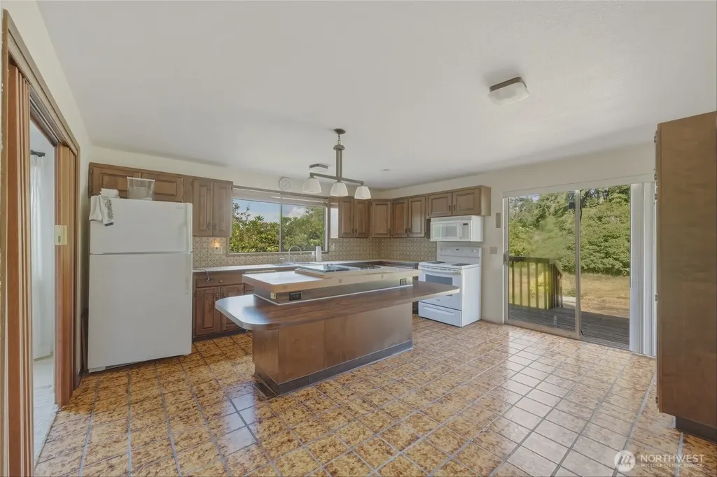 16 Harvey Road Blaine WA 98230