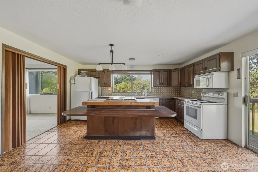 16 Harvey Road Blaine WA 98230
