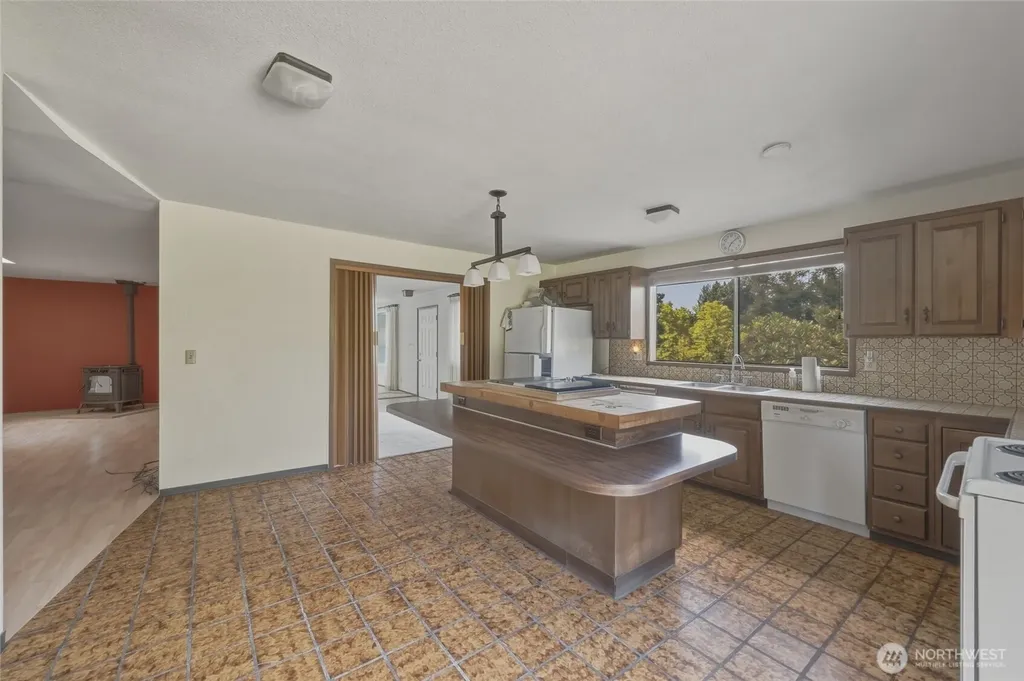 16 Harvey Road Blaine WA 98230