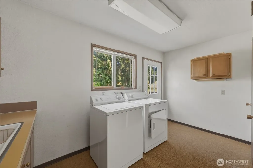 16 Harvey Road Blaine WA 98230