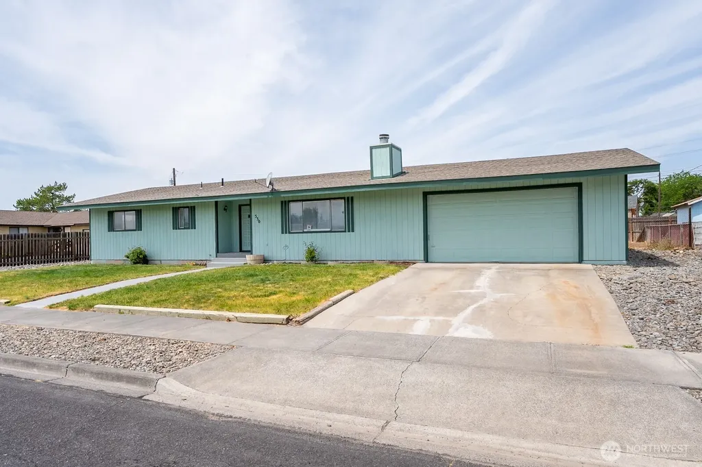 530 W Crest Moses Lake WA 98837