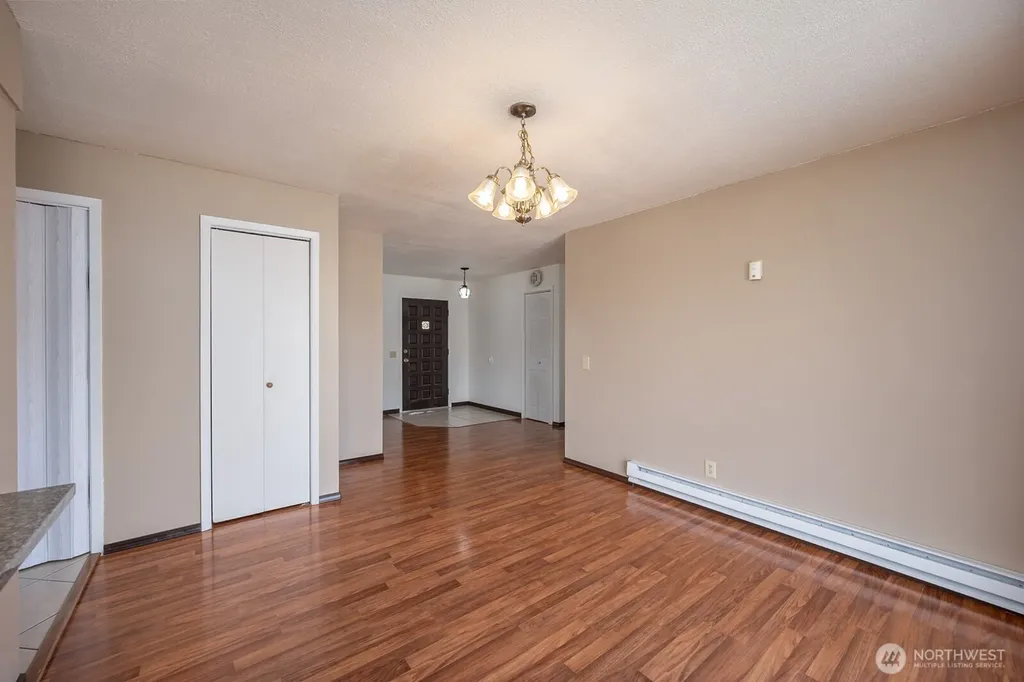 530 W Crest Moses Lake WA 98837