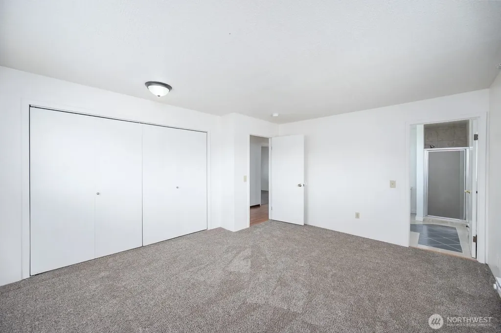530 W Crest Moses Lake WA 98837