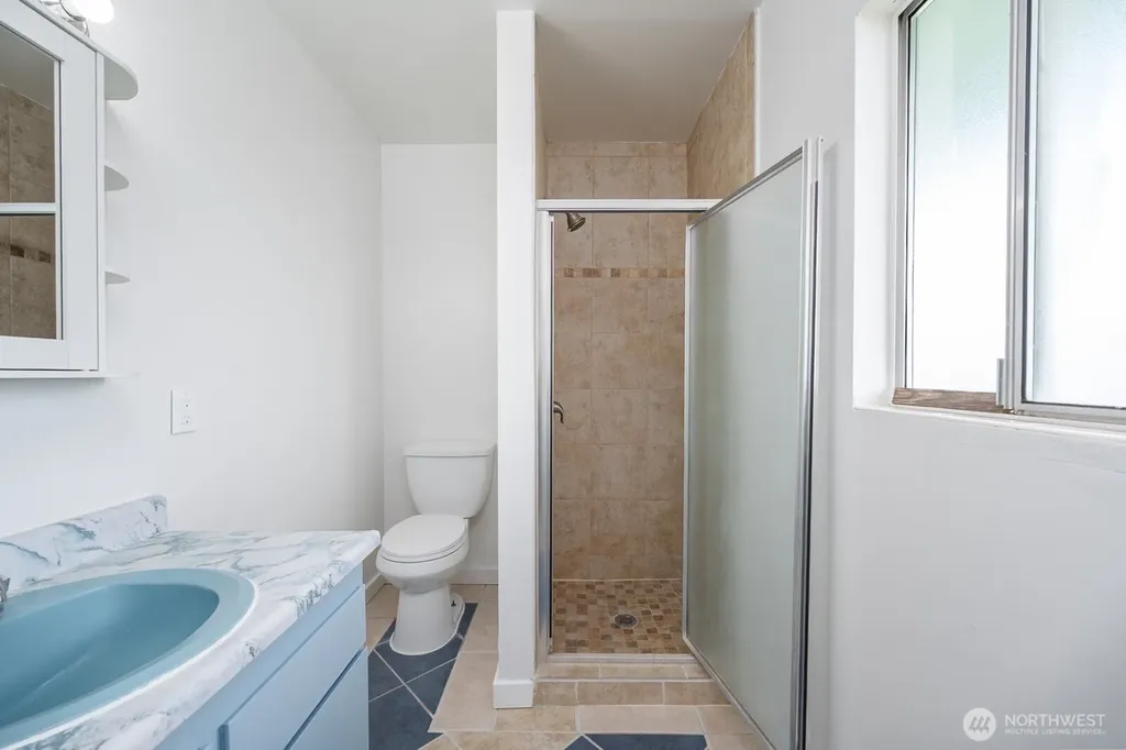 530 W Crest Moses Lake WA 98837