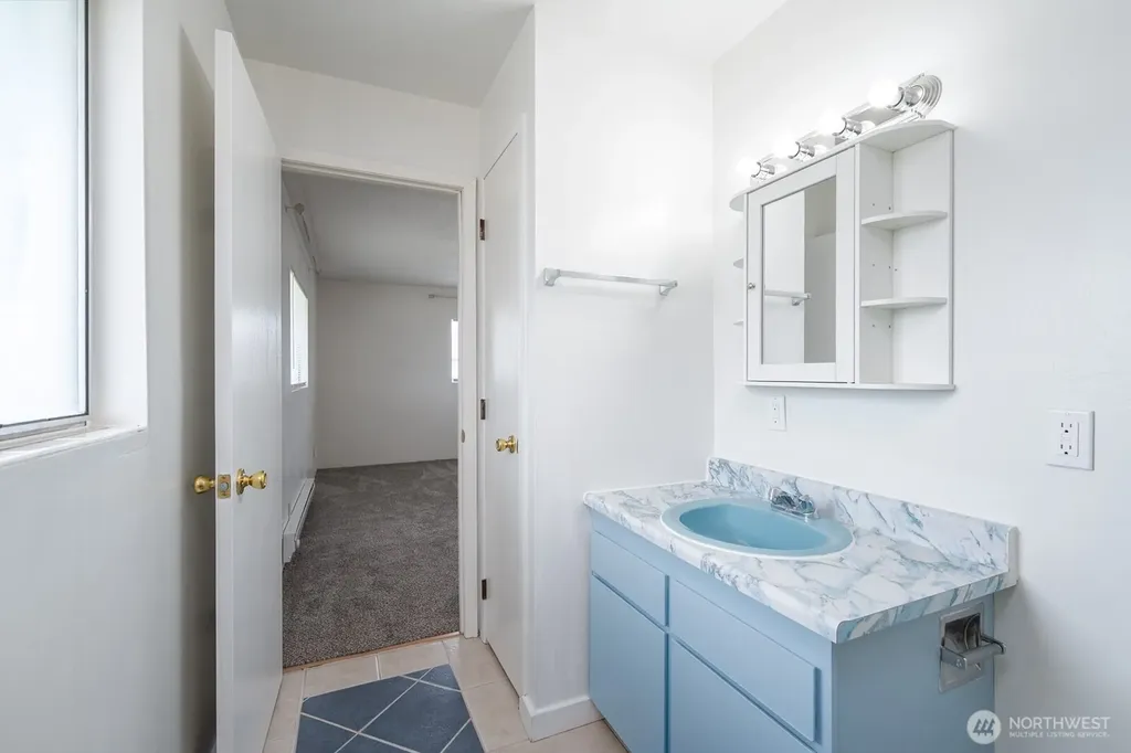 530 W Crest Moses Lake WA 98837