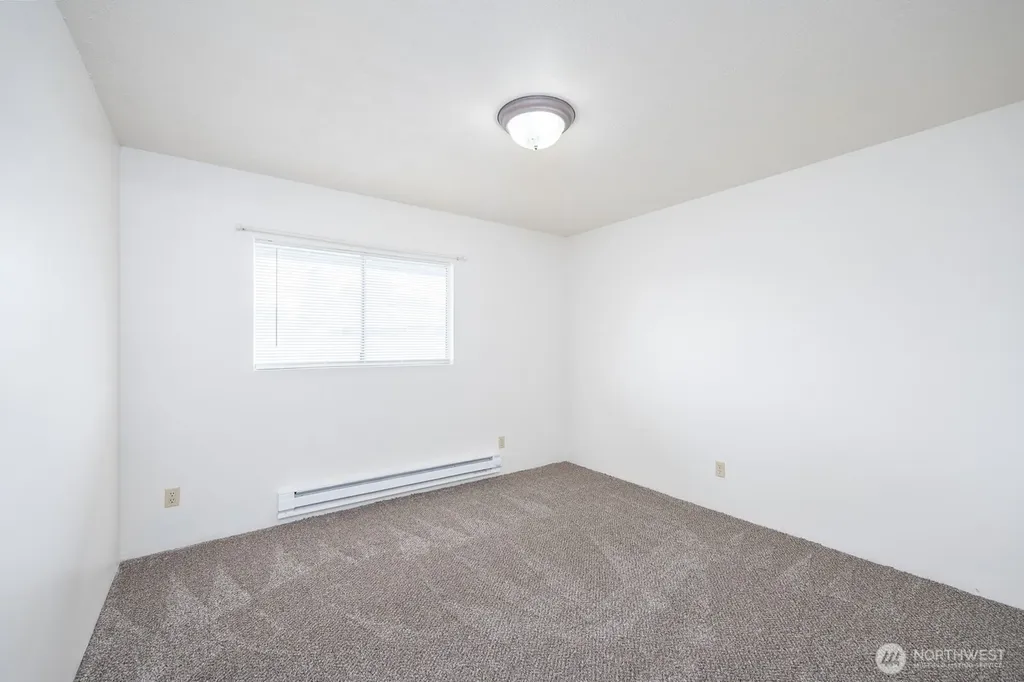 530 W Crest Moses Lake WA 98837