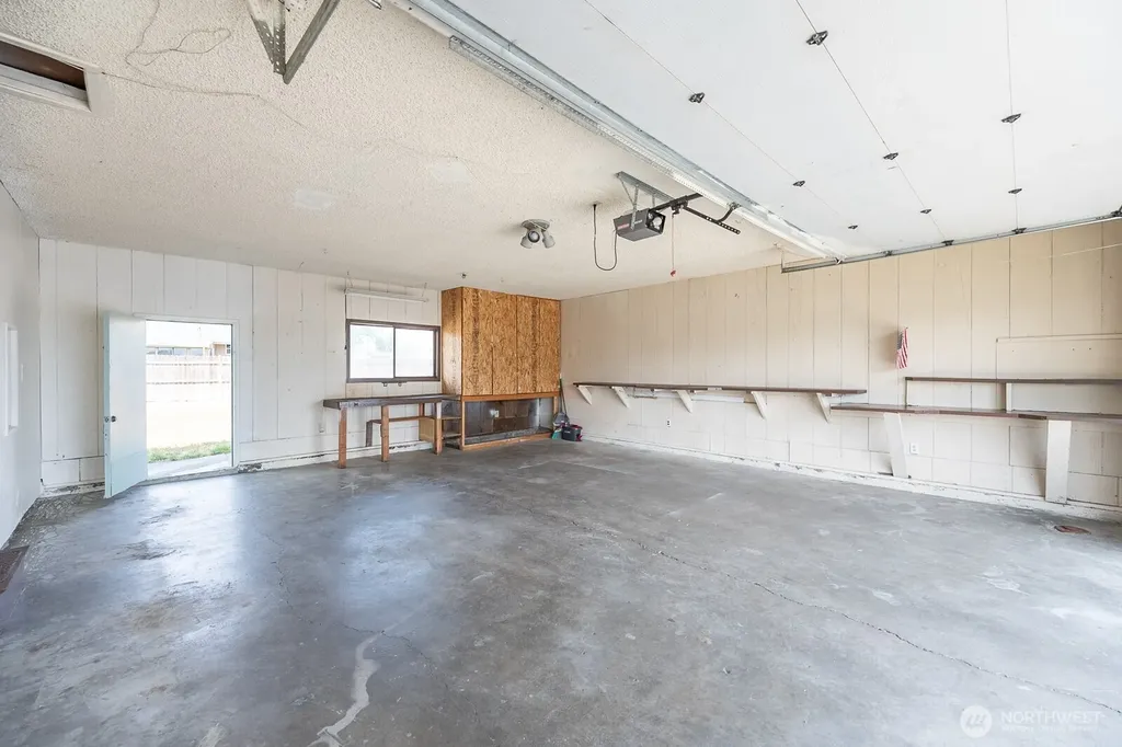 530 W Crest Moses Lake WA 98837