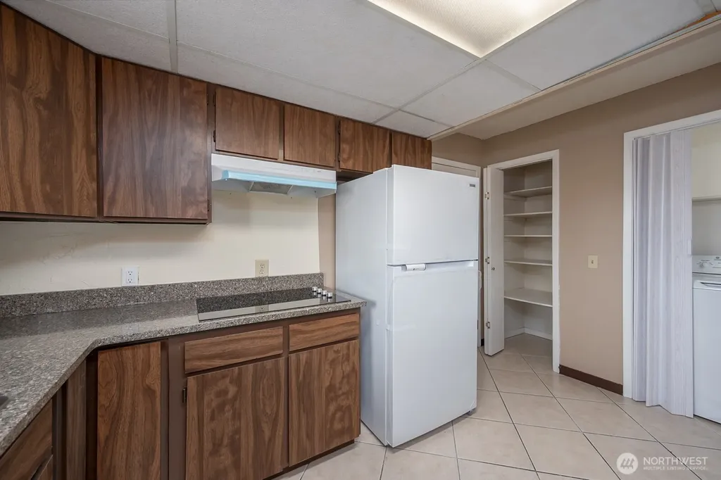 530 W Crest Moses Lake WA 98837
