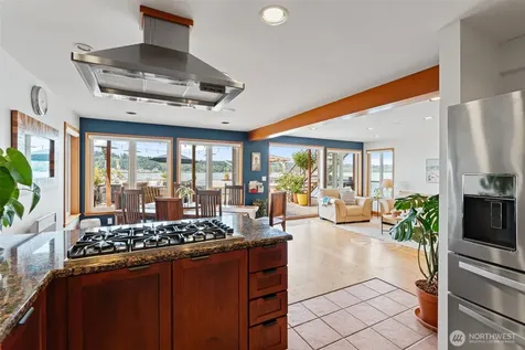 15 N Salmon Beach Tacoma WA 98407