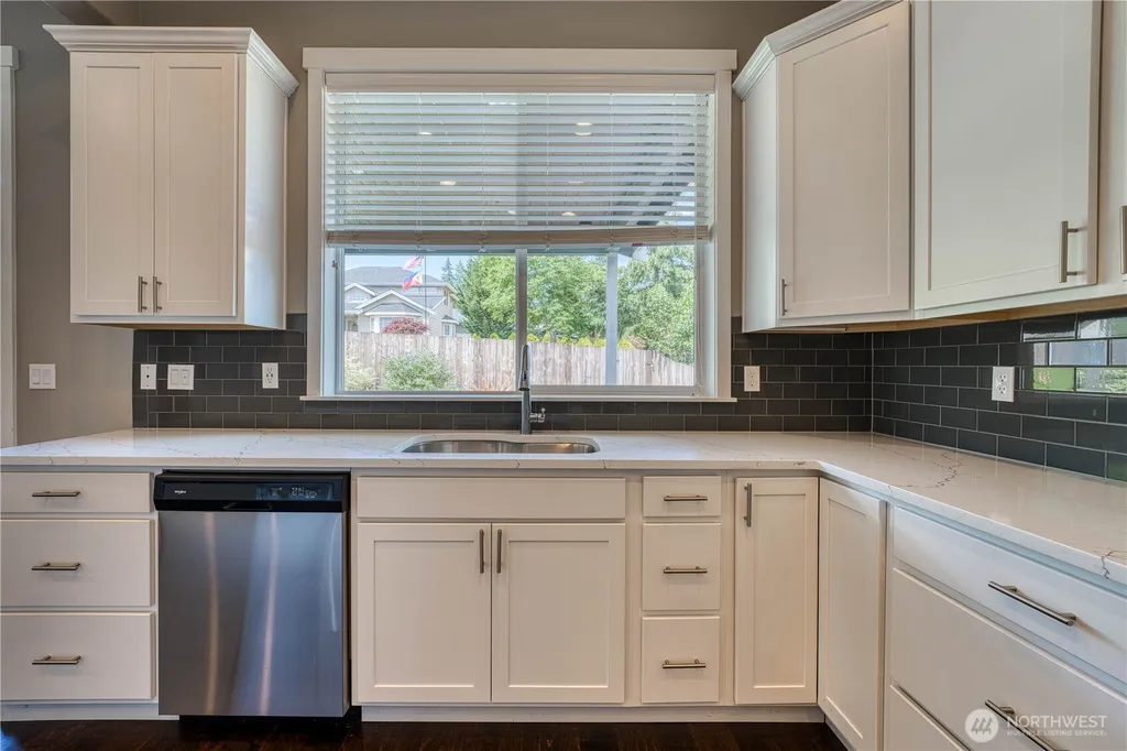 768 NW Ashford Loop Bremerton WA 98311