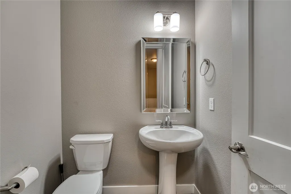 768 NW Ashford Loop Bremerton WA 98311