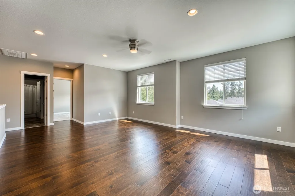 768 NW Ashford Loop Bremerton WA 98311
