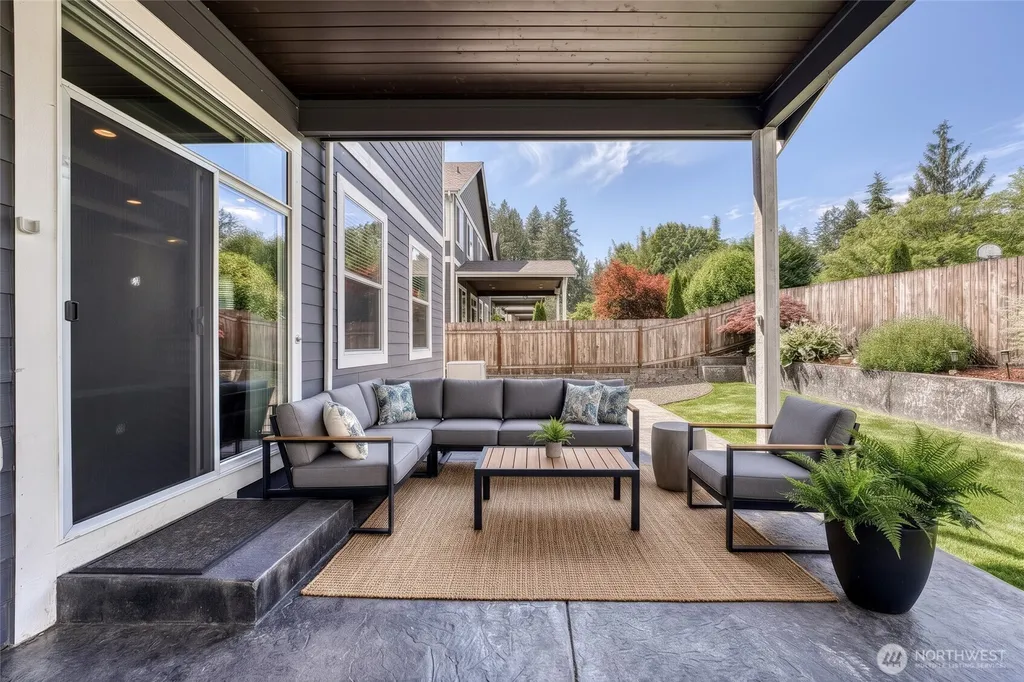 768 NW Ashford Loop Bremerton WA 98311