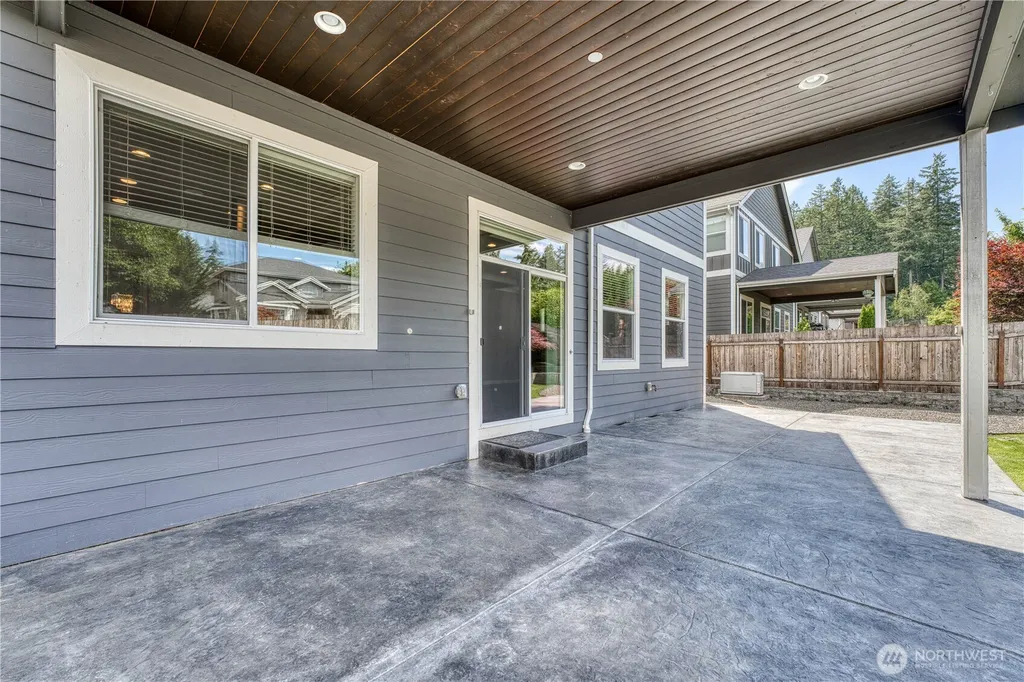 768 NW Ashford Loop Bremerton WA 98311