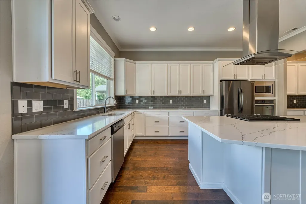 768 NW Ashford Loop Bremerton WA 98311