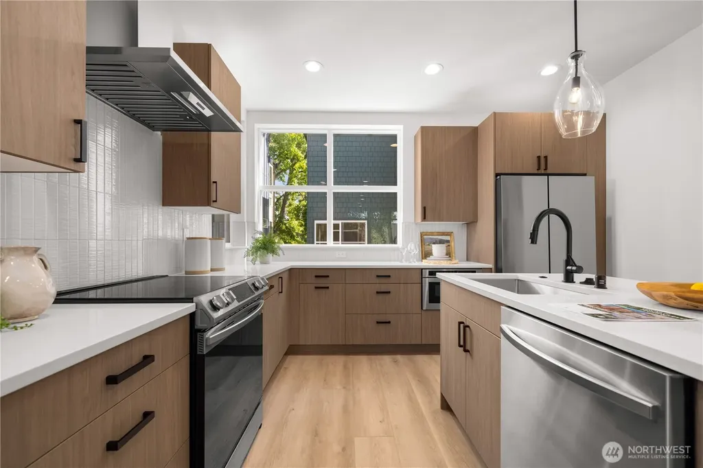 1704 N 47th Street Seattle WA 98103