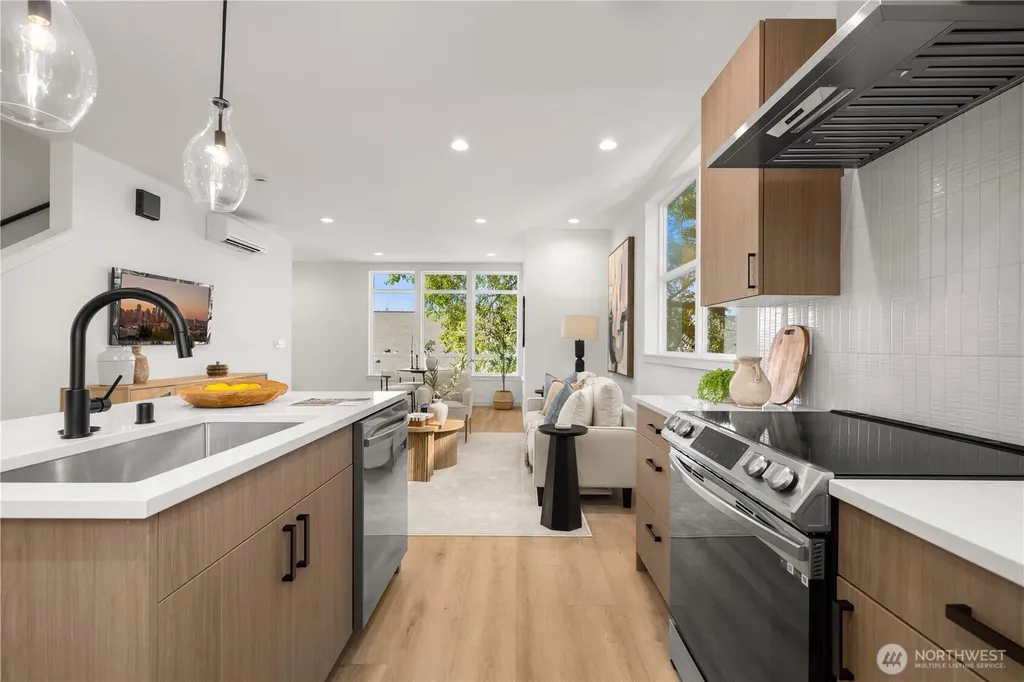 1704 N 47th Street Seattle WA 98103