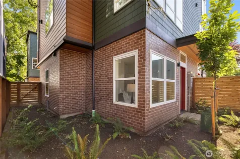 1704 N 47th Street Seattle WA 98103