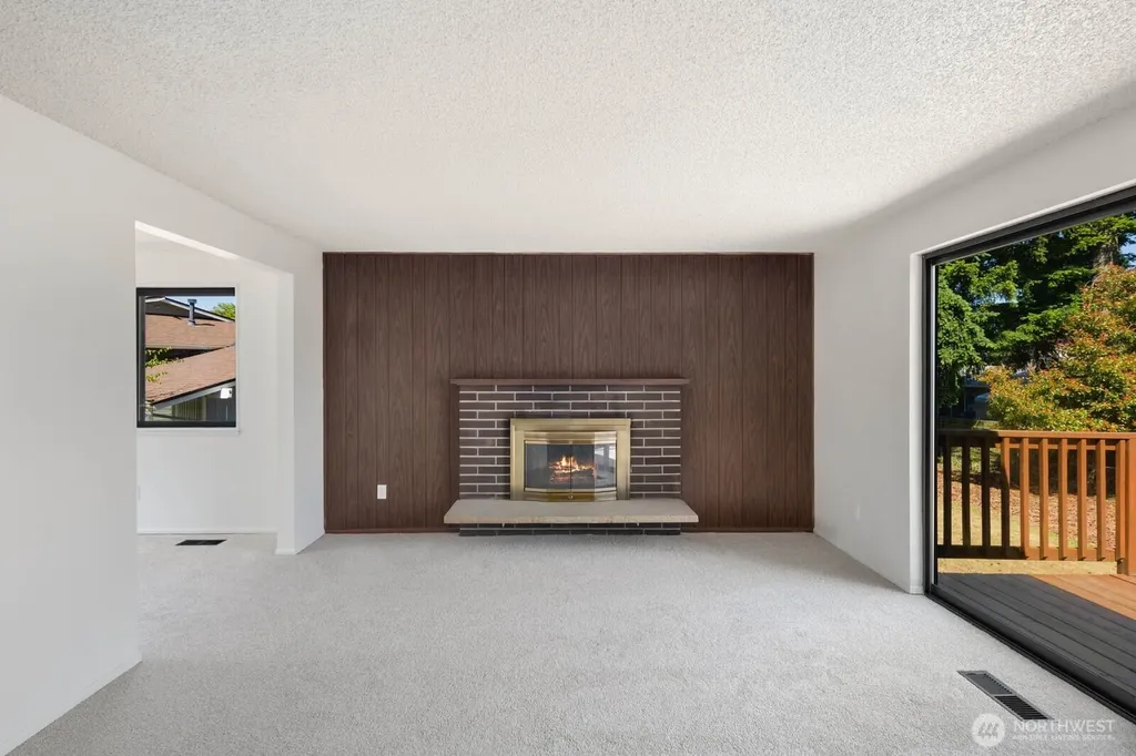 25327 33rd Place S Kent WA 98032