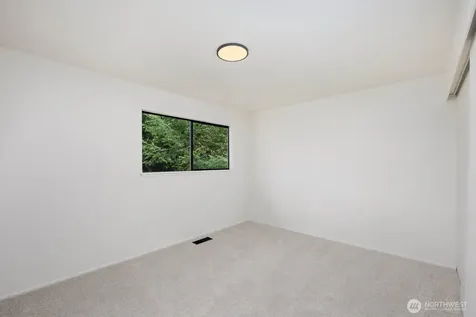 25327 33rd Place S Kent WA 98032