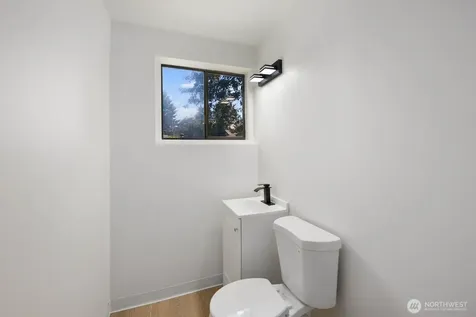 25327 33rd Place S Kent WA 98032