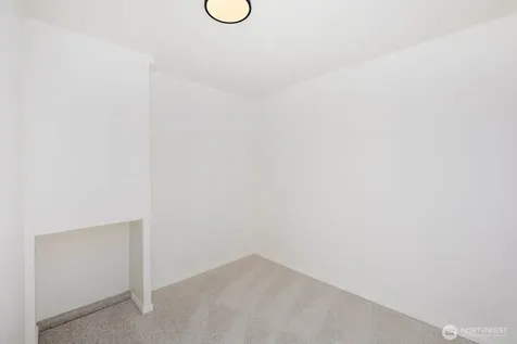 25327 33rd Place S Kent WA 98032