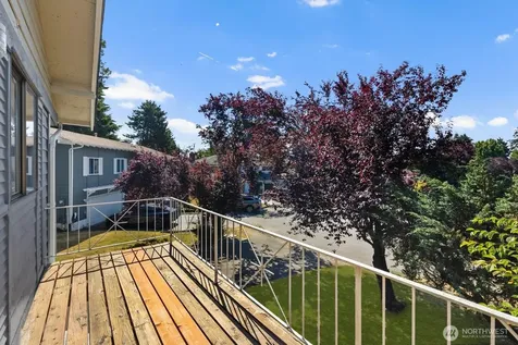 25327 33rd Place S Kent WA 98032