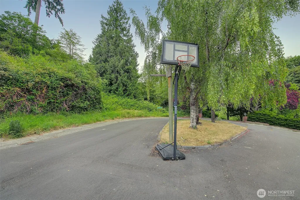 11546 84th Avenue NE Kirkland WA 98034