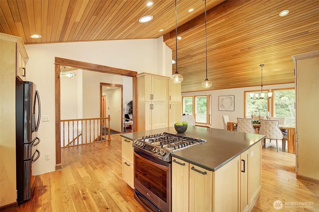 11546 84th Avenue NE Kirkland WA 98034