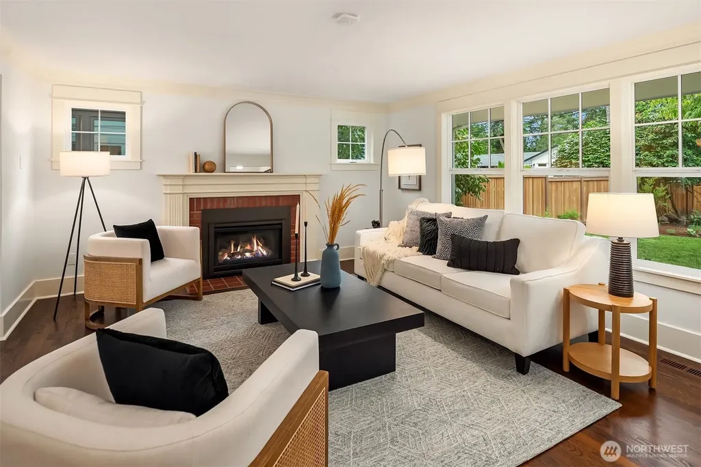 4712 90th Avenue SE Mercer Island WA 98040