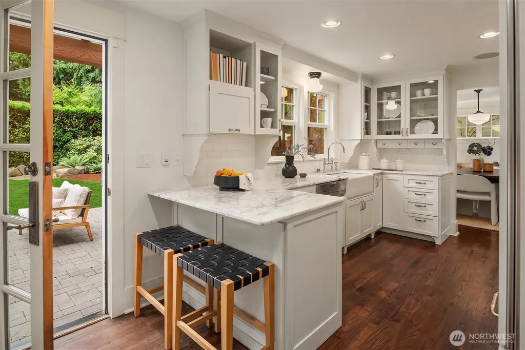 4712 90th Avenue SE Mercer Island WA 98040