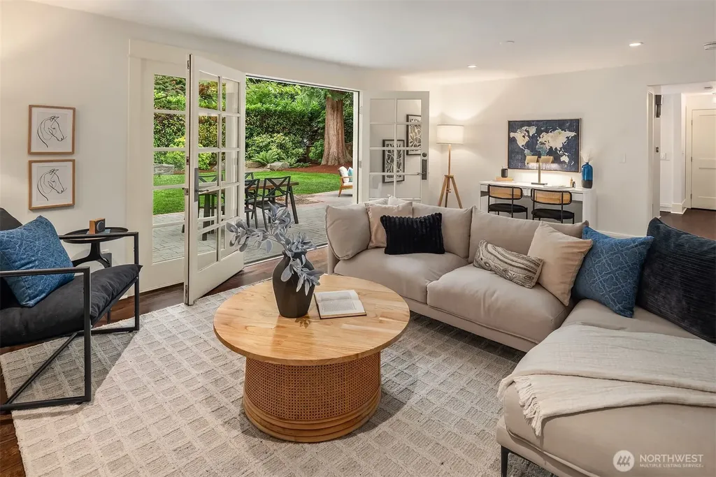 4712 90th Avenue SE Mercer Island WA 98040