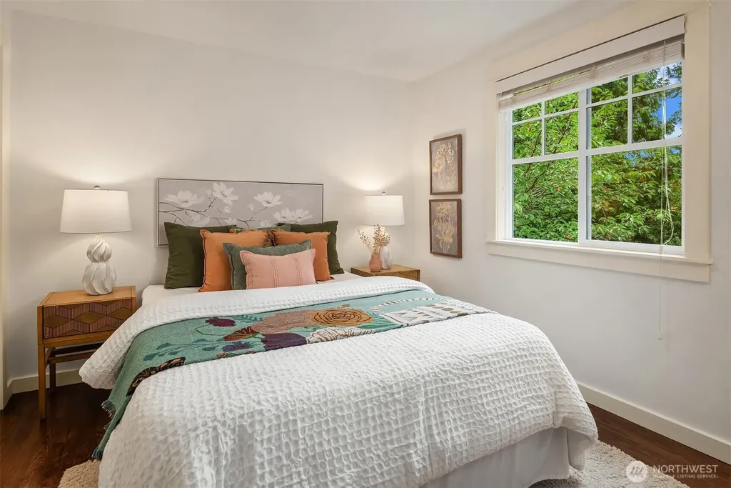 4712 90th Avenue SE Mercer Island WA 98040