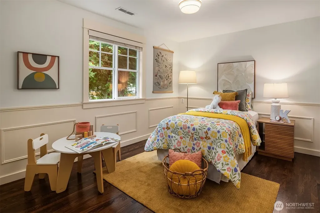 4712 90th Avenue SE Mercer Island WA 98040