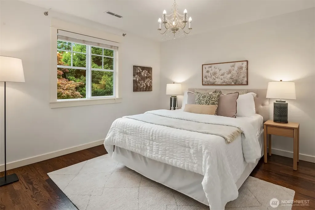 4712 90th Avenue SE Mercer Island WA 98040