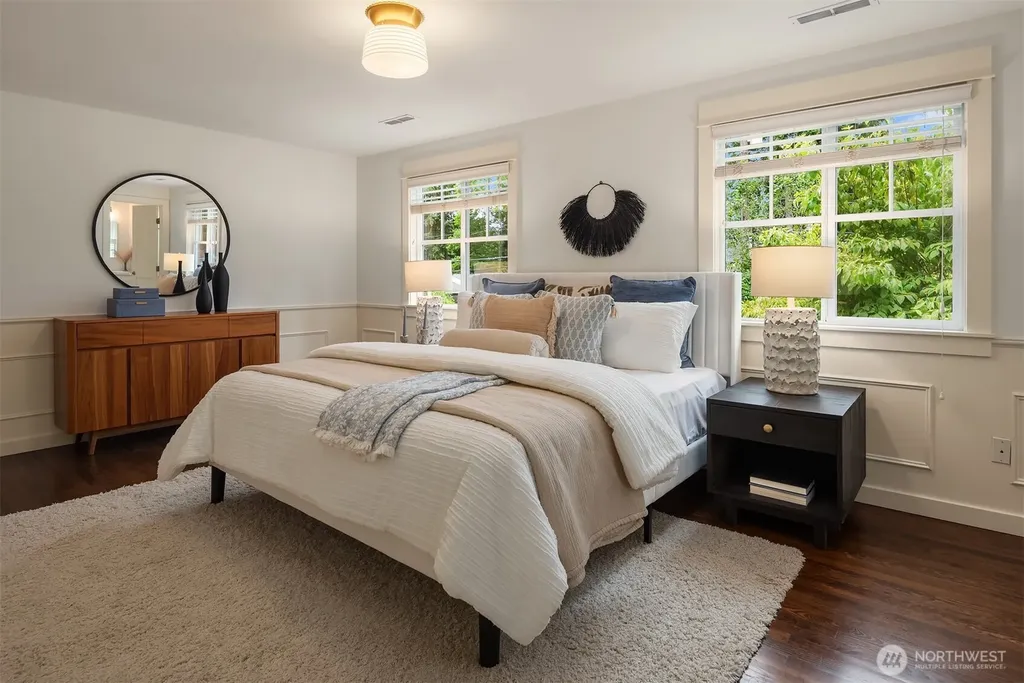 4712 90th Avenue SE Mercer Island WA 98040