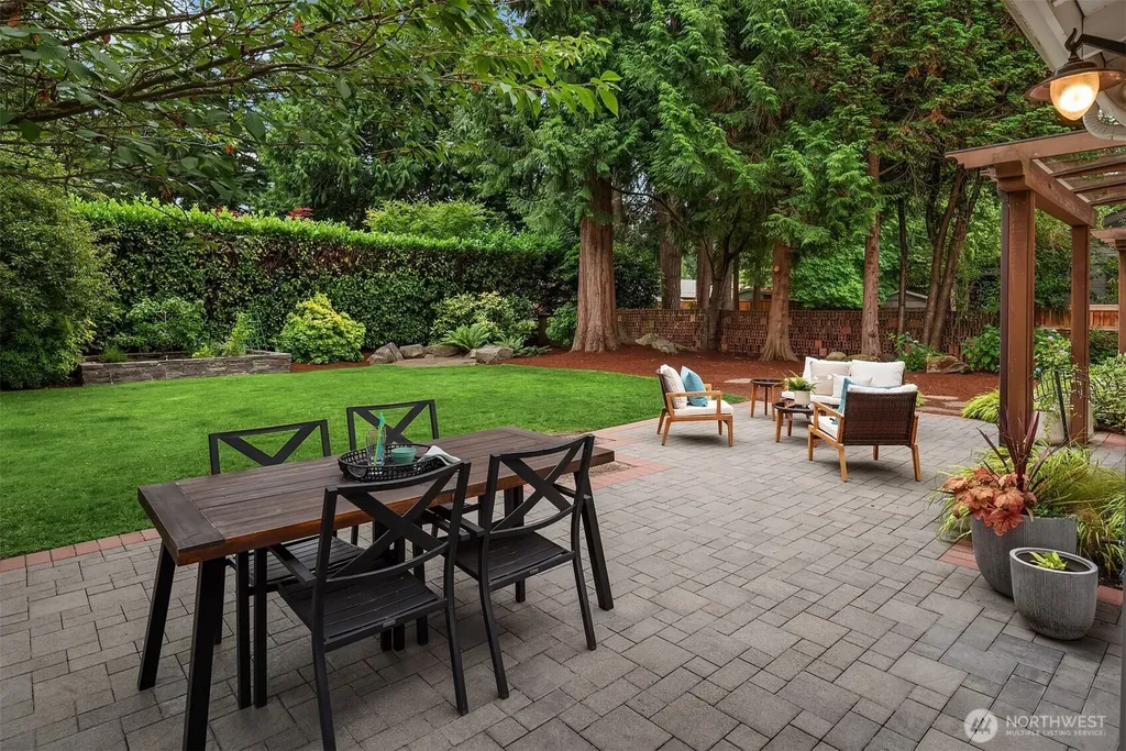 4712 90th Avenue SE Mercer Island WA 98040