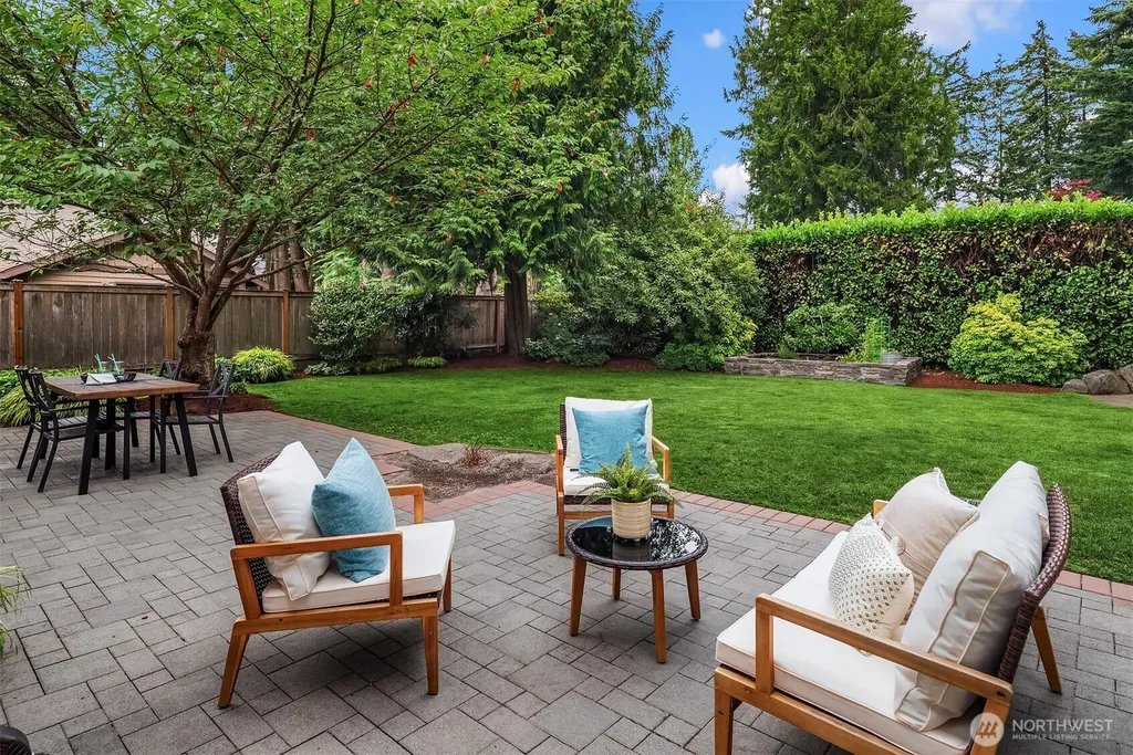 4712 90th Avenue SE Mercer Island WA 98040