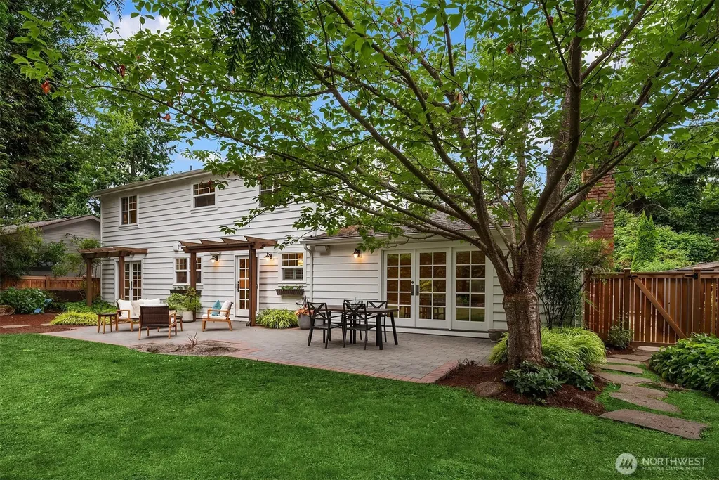 4712 90th Avenue SE Mercer Island WA 98040