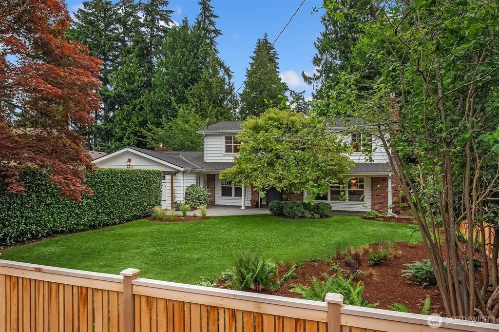 4712 90th Avenue SE Mercer Island WA 98040