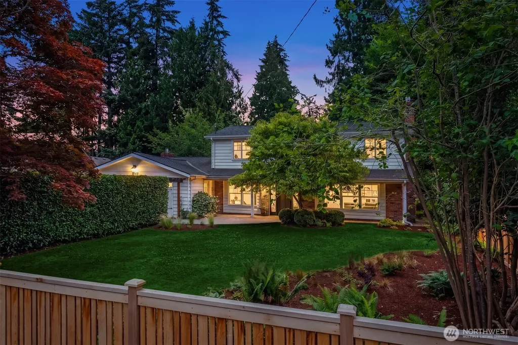4712 90th Avenue SE Mercer Island WA 98040