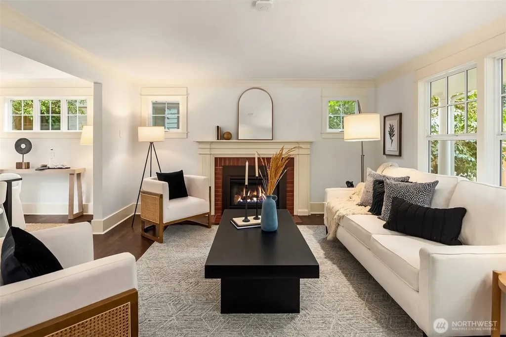 4712 90th Avenue SE Mercer Island WA 98040