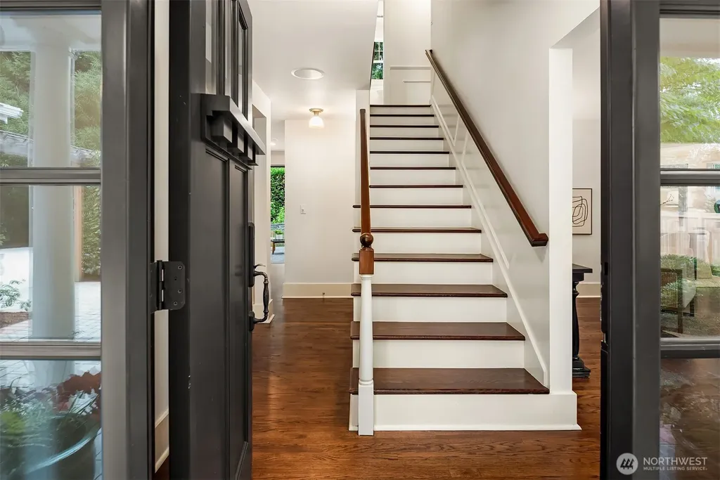 4712 90th Avenue SE Mercer Island WA 98040