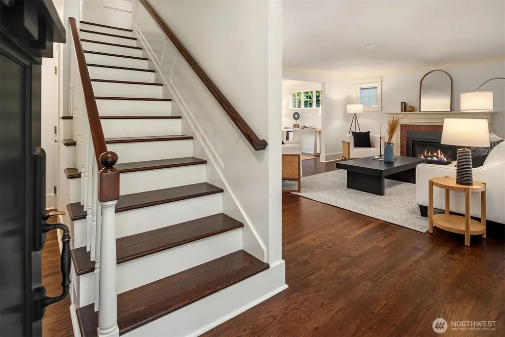 4712 90th Avenue SE Mercer Island WA 98040